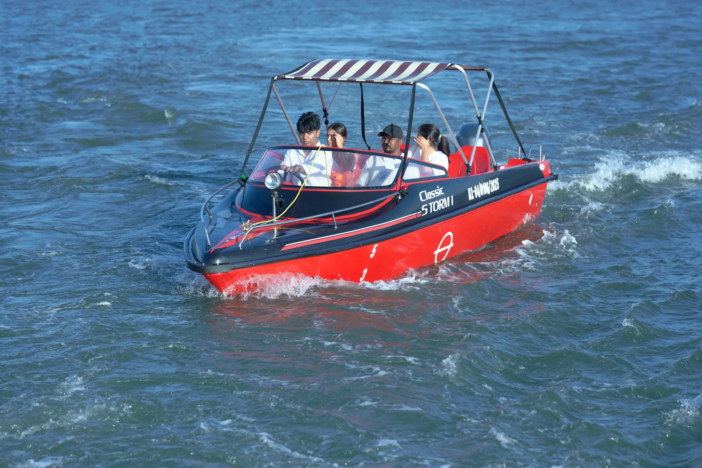 Award night cruise options in Kochi