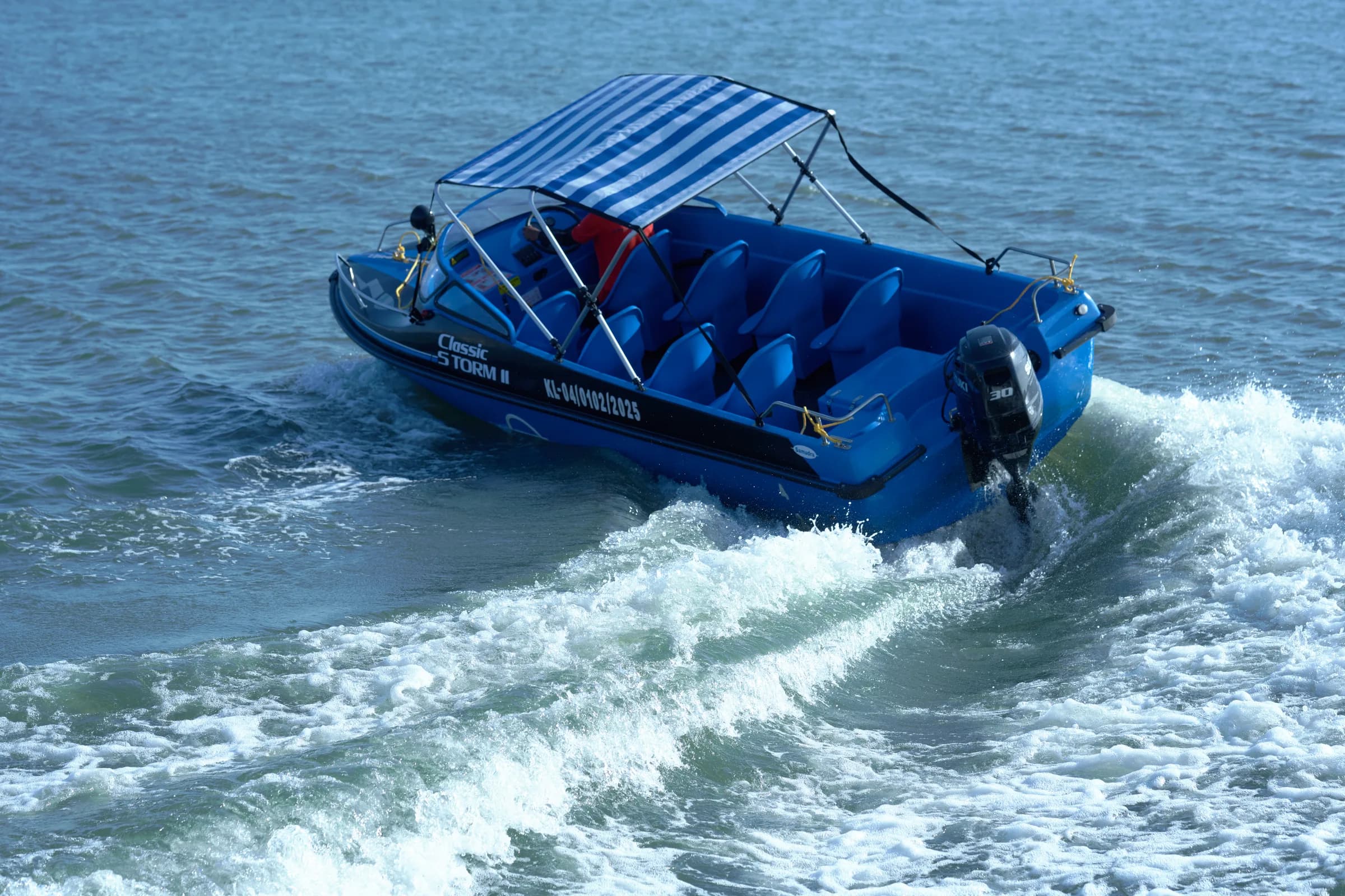 Friends' group cruise options in Kochi